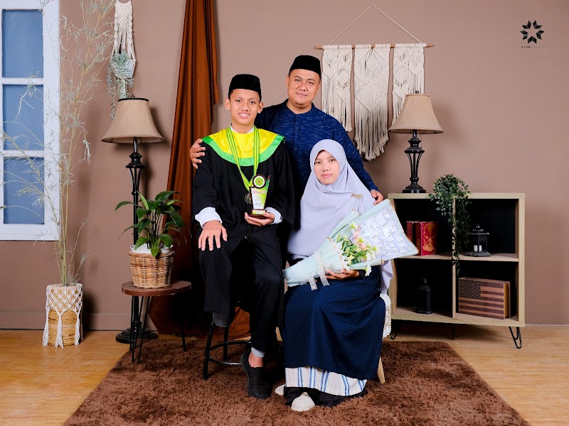 Mengabadikan Kenangan di Jantung Cilacap: Photobook Studio